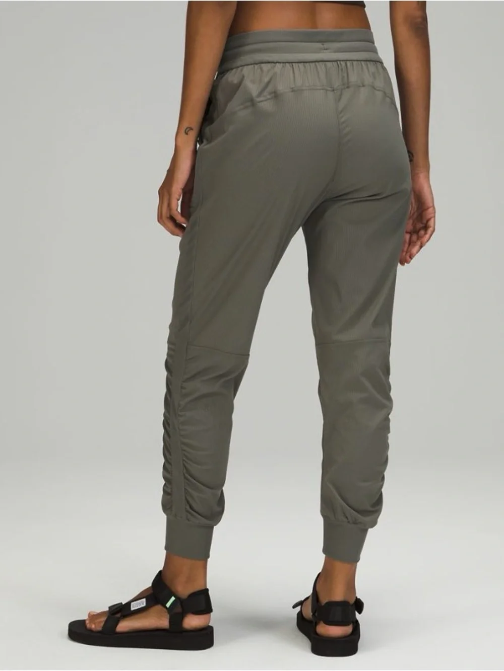 Lululemon Beyond The Studio Joggers Ribbed Active 7/8 Pants Olive Sage Green